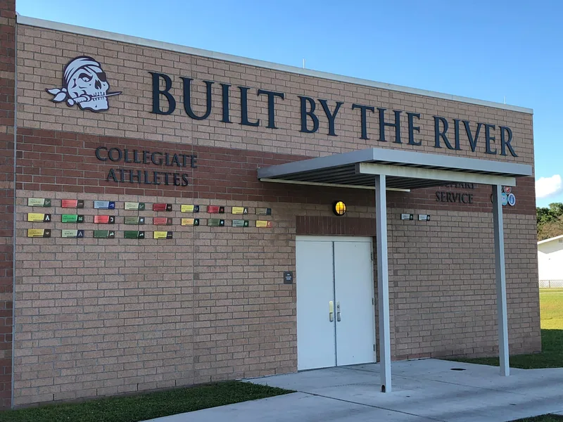 outdoor signs and 3D lettering